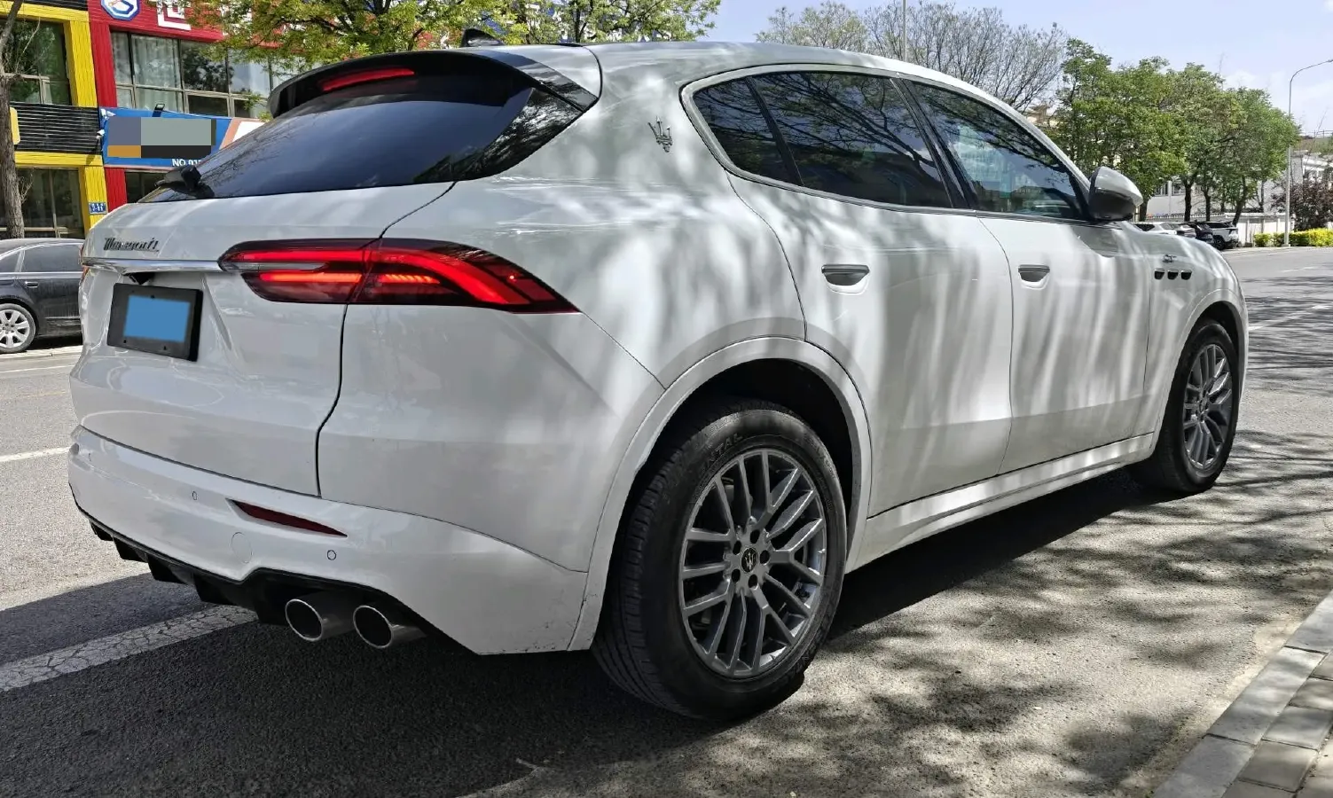 2022 Maserati Levante 2.0T 330HP L4 8AT,autocango,china used car exporter,china ev exporter,chinese used car exporter,chinese used ev exporter