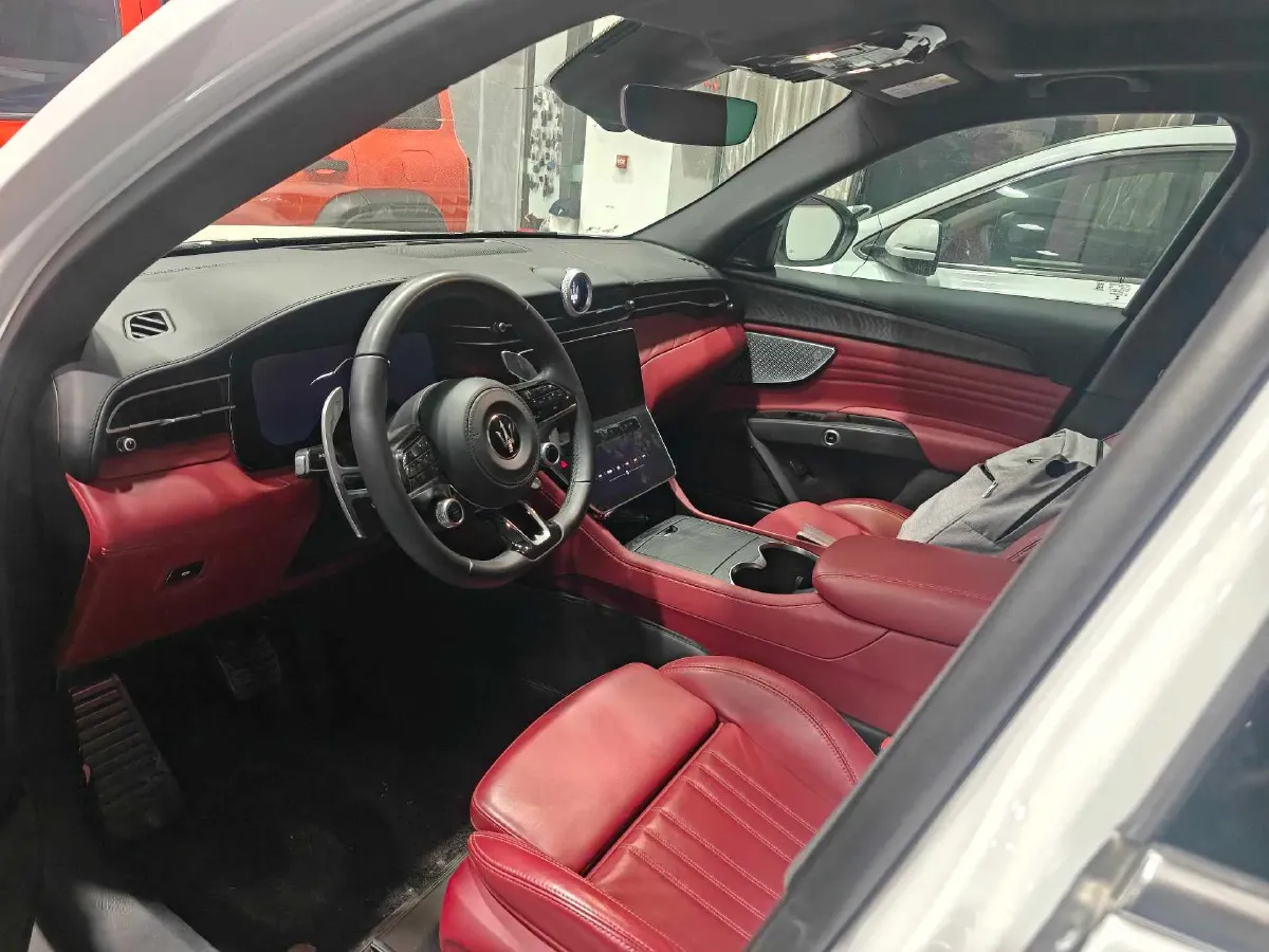 2022 Maserati Levante 2.0T 330HP L4 8AT,autocango,china used car exporter,china ev exporter,chinese used car exporter,chinese used ev exporter