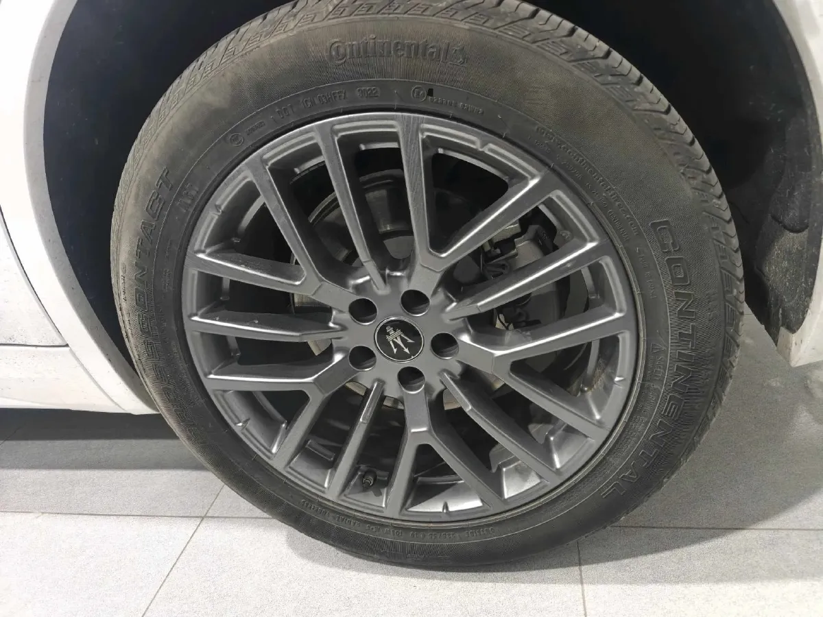 2022 Maserati Levante 2.0T 330HP L4 8AT,autocango,china used car exporter,china ev exporter,chinese used car exporter,chinese used ev exporter