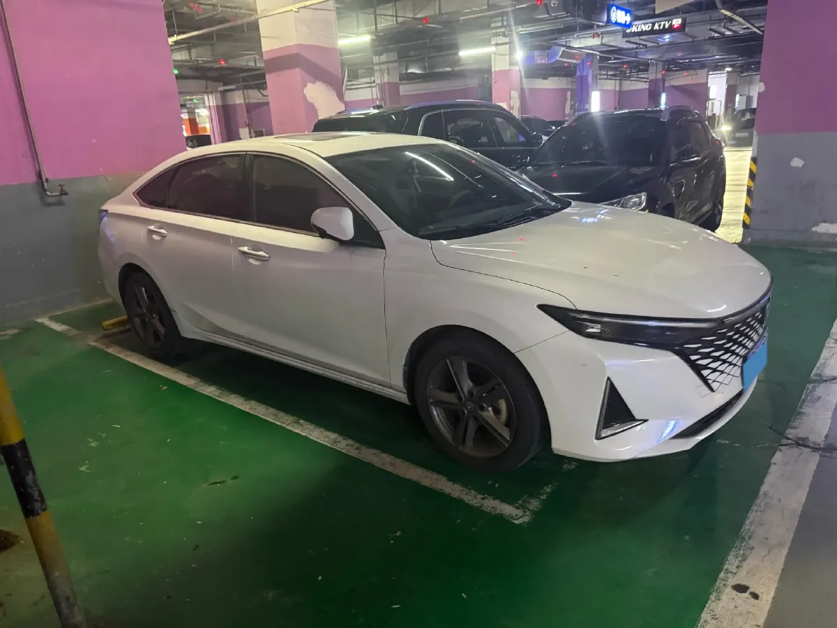 2023 ChangAn Raeton Plus 1.5T 188HP L4 7DCT,autocango,china used car exporter,china ev exporter,chinese used car exporter,chinese used ev exporter