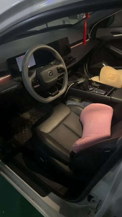 2023 ChangAn Raeton Plus 1.5T 188HP L4 7DCT,autocango,china used car exporter,china ev exporter,chinese used car exporter,chinese used ev exporter