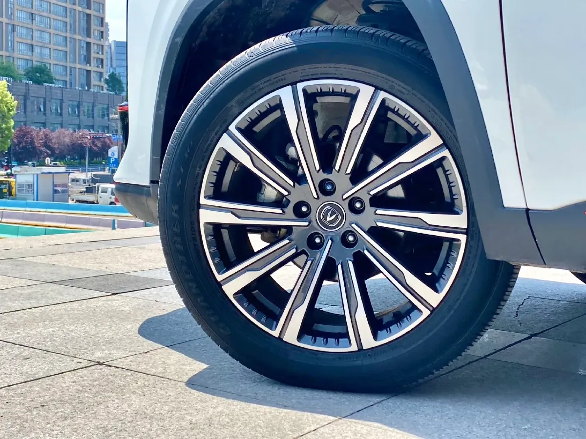 2022 ChangAn CS75 Plus 1.5T 188HP L4 8AT,autocango,china used car exporter,china ev exporter,chinese used car exporter,chinese used ev exporter