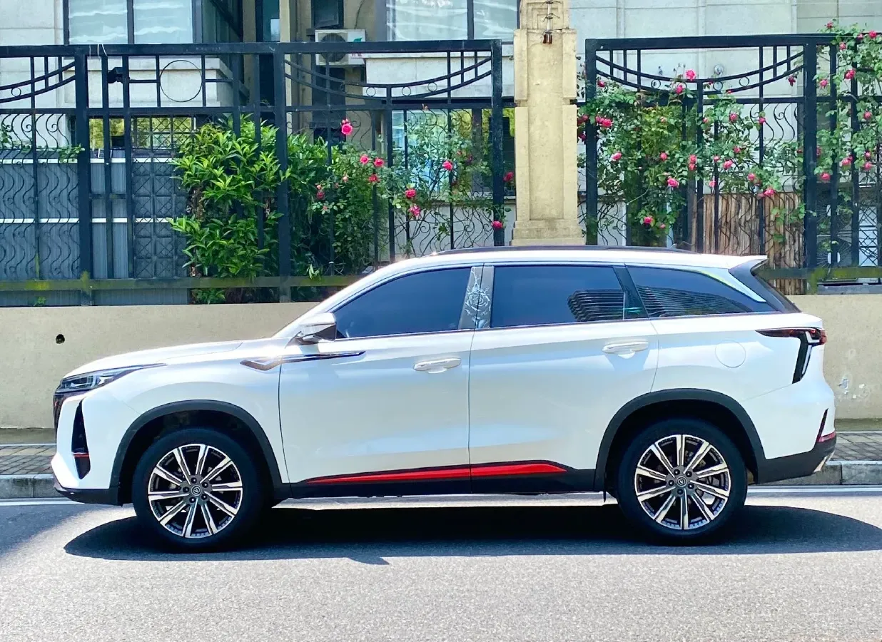 2022 ChangAn CS75 Plus 1.5T 188HP L4 8AT,autocango,china used car exporter,china ev exporter,chinese used car exporter,chinese used ev exporter