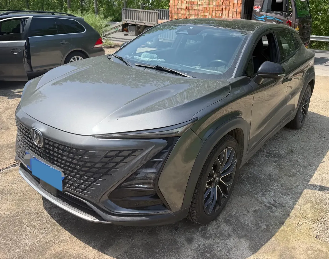 2022 ChangAn UNI-T 1.5T 188HP L4 7DCT,autocango,china used car exporter,china ev exporter,chinese used car exporter,chinese used ev exporter