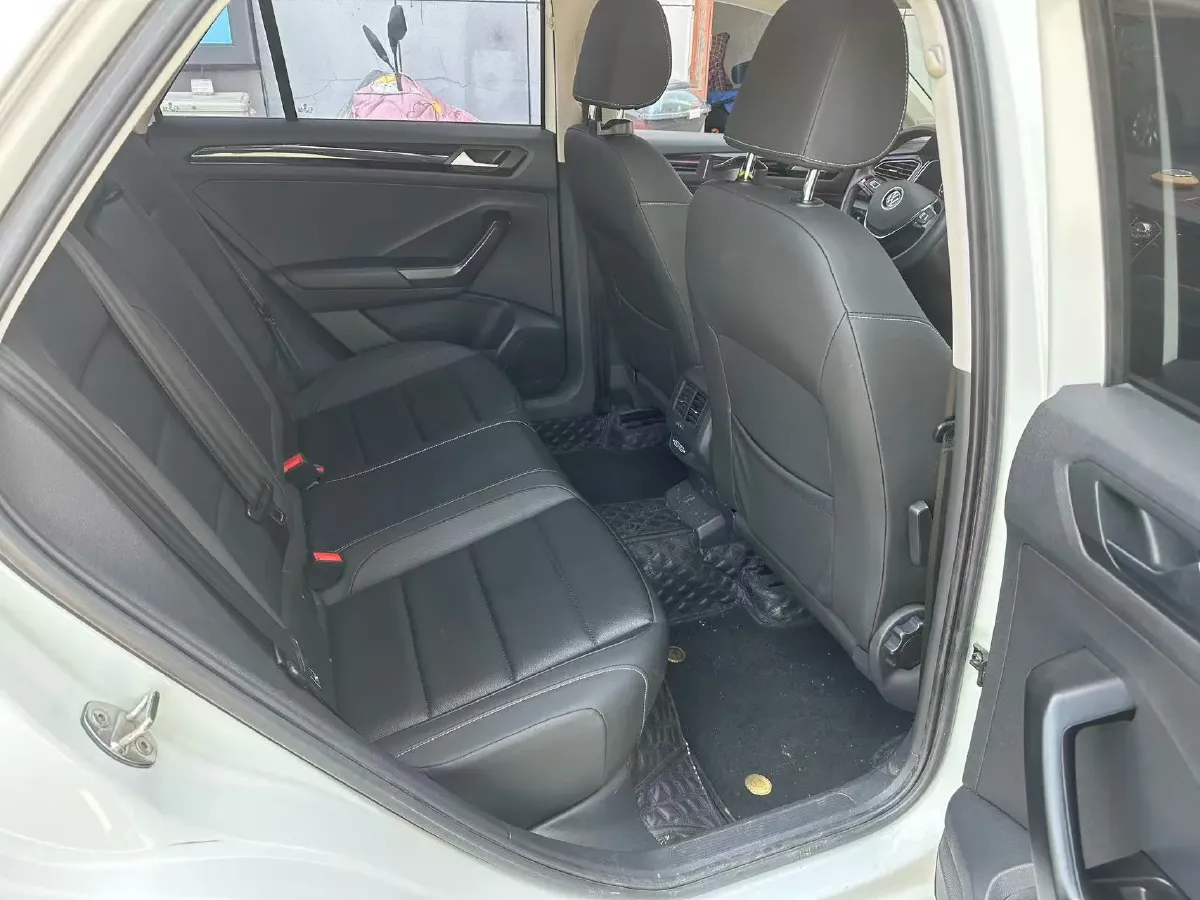 2021 Volkswagen T-Roc 1.4T 150HP L4 7DCT,autocango,china used car exporter,china ev exporter,chinese used car exporter,chinese used ev exporter