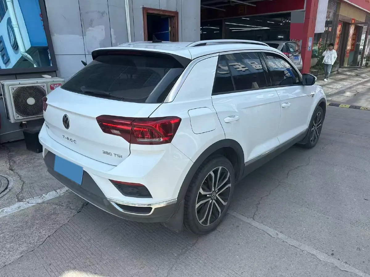2021 Volkswagen T-Roc 1.4T 150HP L4 7DCT,autocango,china used car exporter,china ev exporter,chinese used car exporter,chinese used ev exporter
