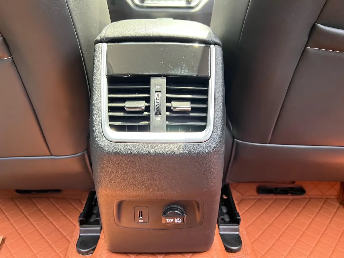 2021 ChangAn Raeton CC 1.5T 180HP L4 7DCT,autocango,china used car exporter,china ev exporter,chinese used car exporter,chinese used ev exporter