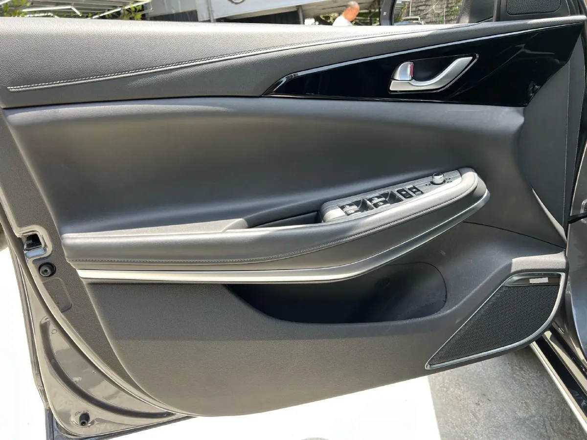 2021 ChangAn Raeton CC 1.5T 180HP L4 7DCT,autocango,china used car exporter,china ev exporter,chinese used car exporter,chinese used ev exporter