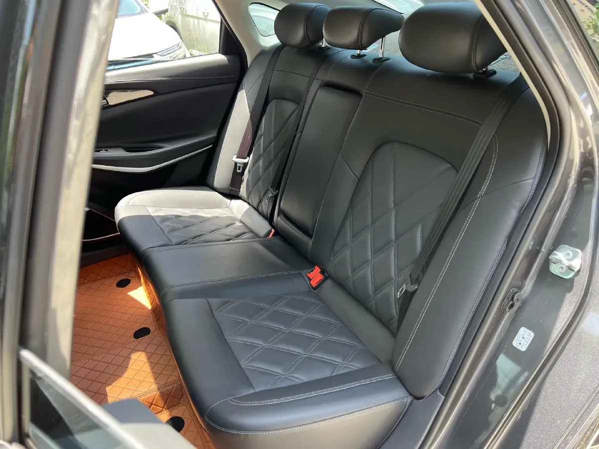 2021 ChangAn Raeton CC 1.5T 180HP L4 7DCT,autocango,china used car exporter,china ev exporter,chinese used car exporter,chinese used ev exporter