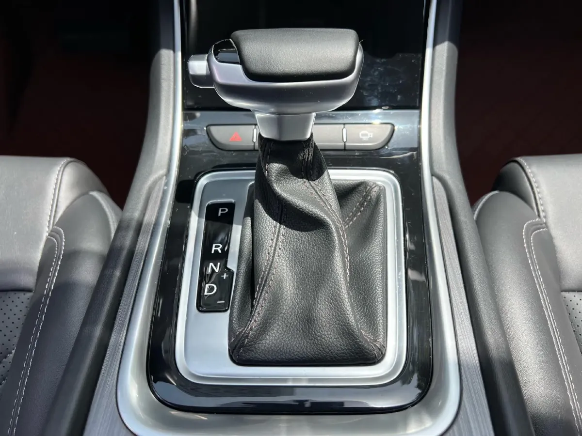 2021 ChangAn Raeton CC 1.5T 180HP L4 7DCT,autocango,china used car exporter,china ev exporter,chinese used car exporter,chinese used ev exporter