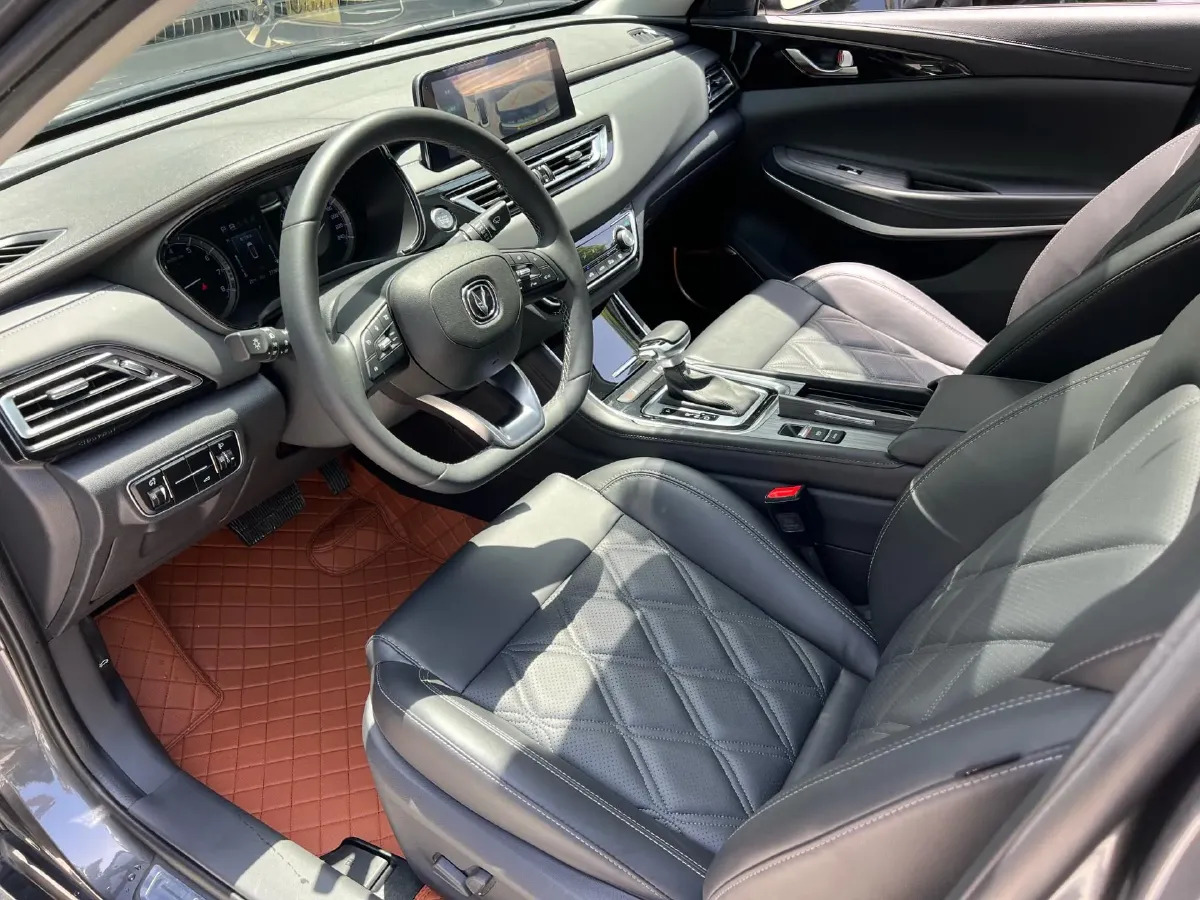 2021 ChangAn Raeton CC 1.5T 180HP L4 7DCT,autocango,china used car exporter,china ev exporter,chinese used car exporter,chinese used ev exporter