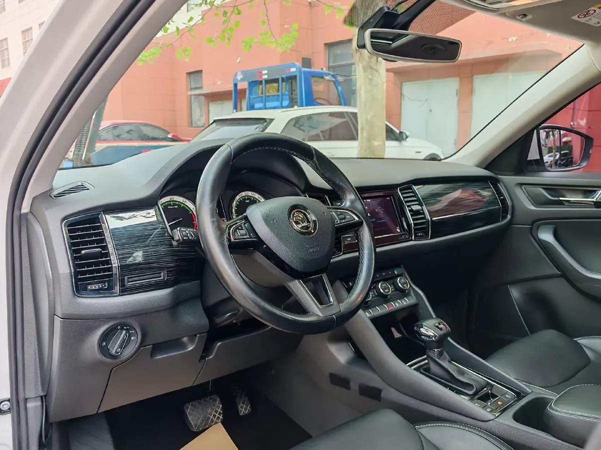 2018 Skoda Kodiak 2.0T 186HP L4 7DCT,autocango,china used car exporter,china ev exporter,chinese used car exporter,chinese used ev exporter