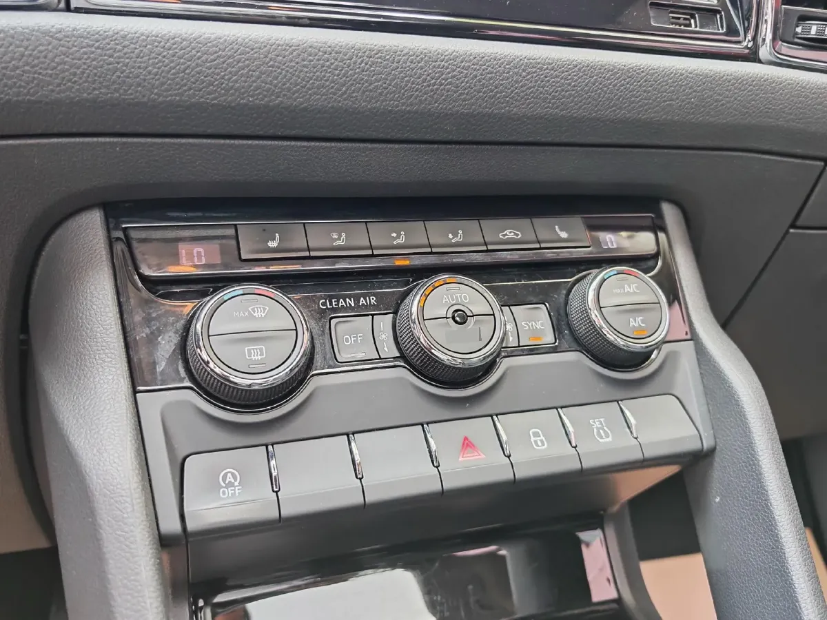 2018 Skoda Kodiak 2.0T 186HP L4 7DCT,autocango,china used car exporter,china ev exporter,chinese used car exporter,chinese used ev exporter