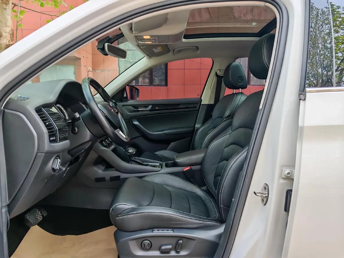 2018 Skoda Kodiak 2.0T 186HP L4 7DCT,autocango,china used car exporter,china ev exporter,chinese used car exporter,chinese used ev exporter