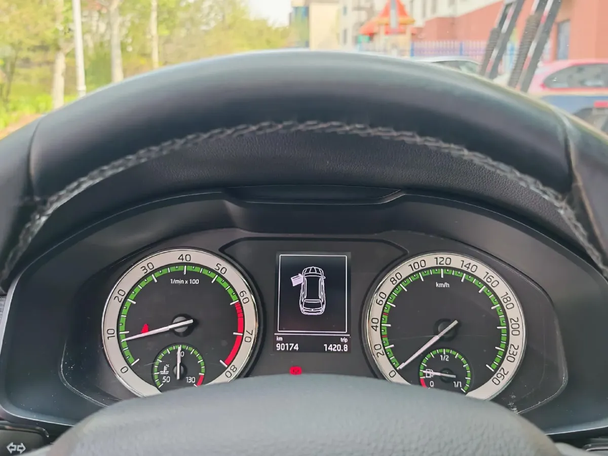 2018 Skoda Kodiak 2.0T 186HP L4 7DCT,autocango,china used car exporter,china ev exporter,chinese used car exporter,chinese used ev exporter