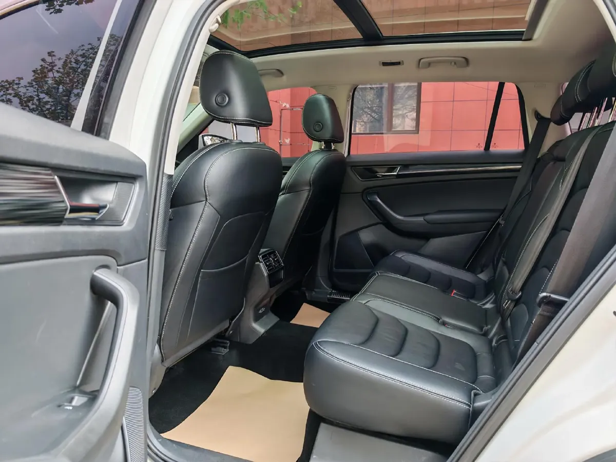 2018 Skoda Kodiak 2.0T 186HP L4 7DCT,autocango,china used car exporter,china ev exporter,chinese used car exporter,chinese used ev exporter