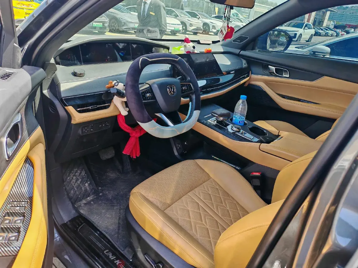 2021 ChangAn UNI-K 2.0T 233HP L4 8AT,autocango,china used car exporter,china ev exporter,chinese used car exporter,chinese used ev exporter