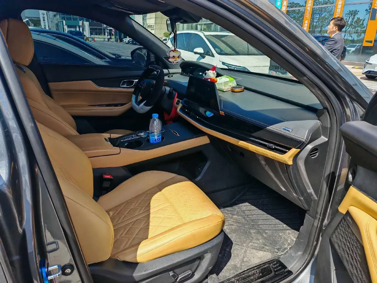 2021 ChangAn UNI-K 2.0T 233HP L4 8AT,autocango,china used car exporter,china ev exporter,chinese used car exporter,chinese used ev exporter