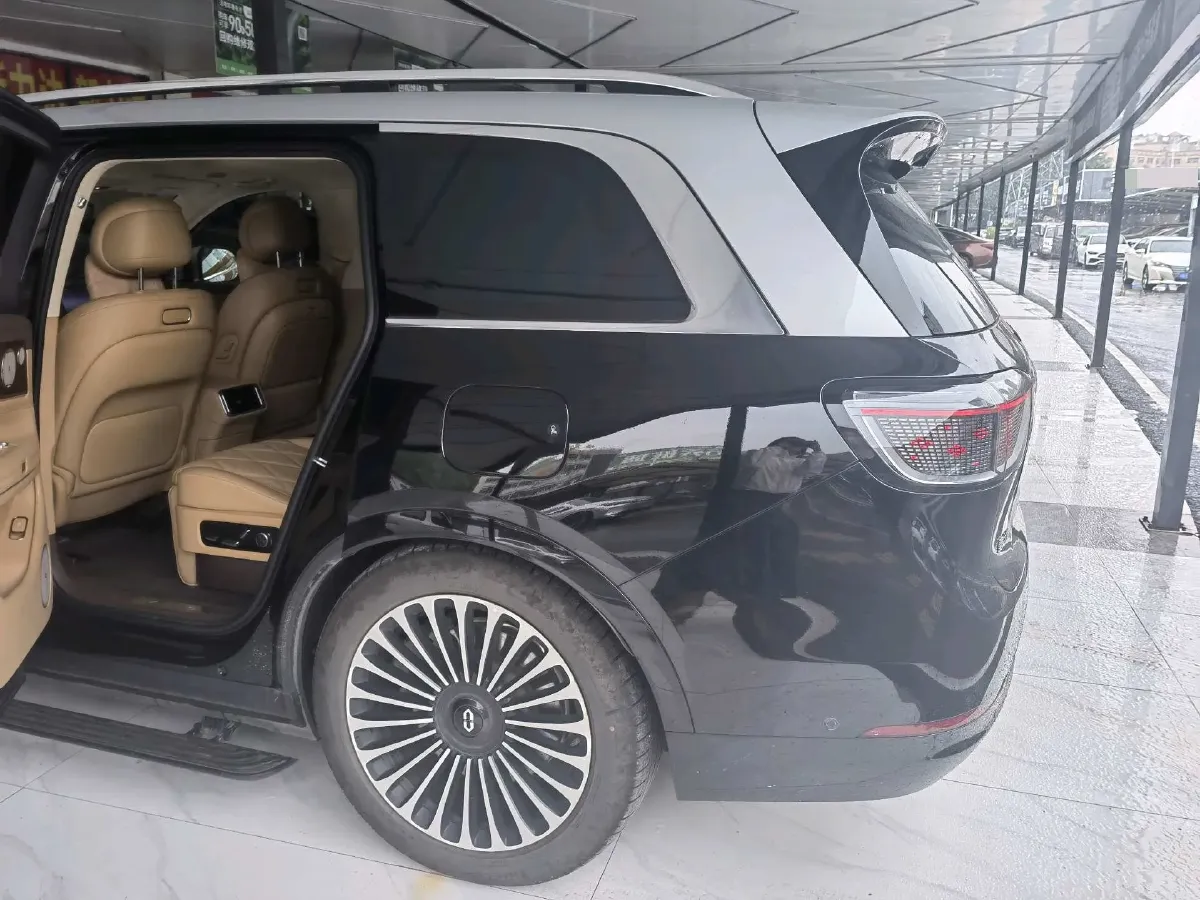 2025 AITO AITO M9 REEV 160HP REEV 52KWH,autocango,china used car exporter,china ev exporter,chinese used car exporter,chinese used ev exporter