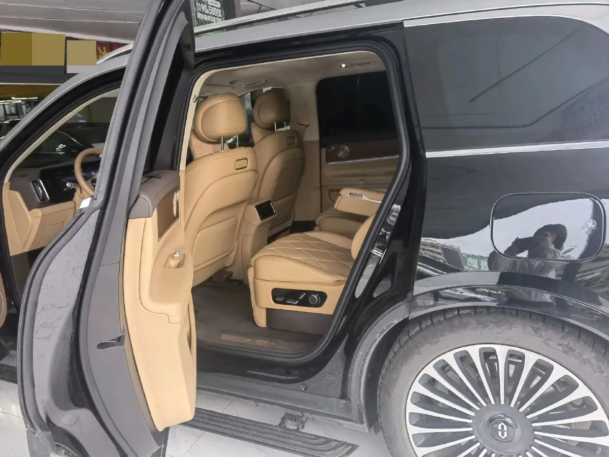 2025 AITO AITO M9 REEV 160HP REEV 52KWH,autocango,china used car exporter,china ev exporter,chinese used car exporter,chinese used ev exporter