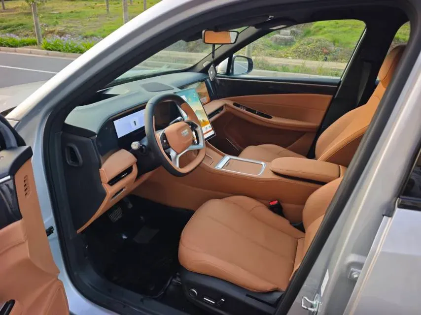 2025 Geely Galaxy L7 1.5L 112HP L4 1DHT PHEV 18.4KWH,autocango,china used car exporter,china ev exporter,chinese used car exporter,chinese used ev exporter