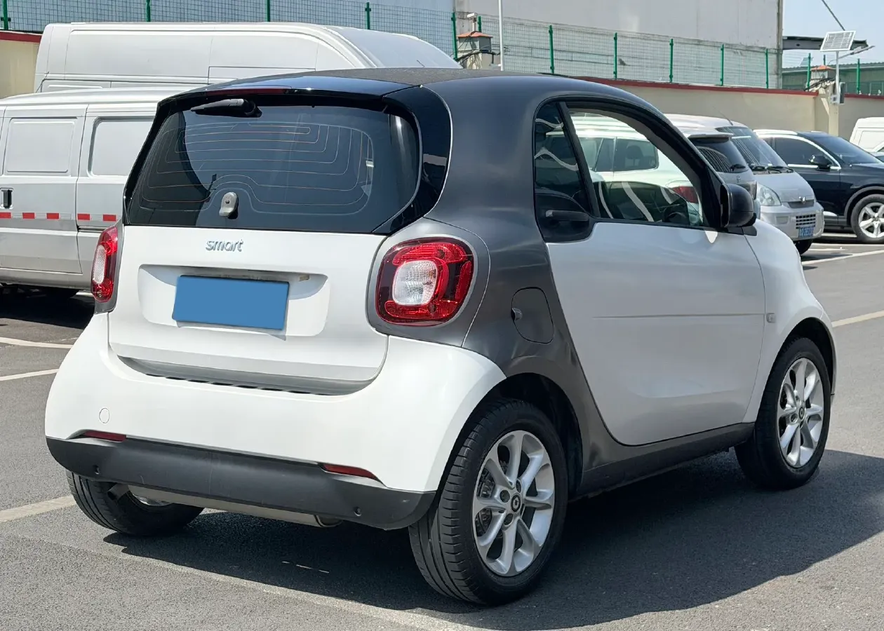 2015 Smart smart fortwo 1.0L 71HP L3 5AMT,autocango,china used car exporter,china ev exporter,chinese used car exporter,chinese used ev exporter