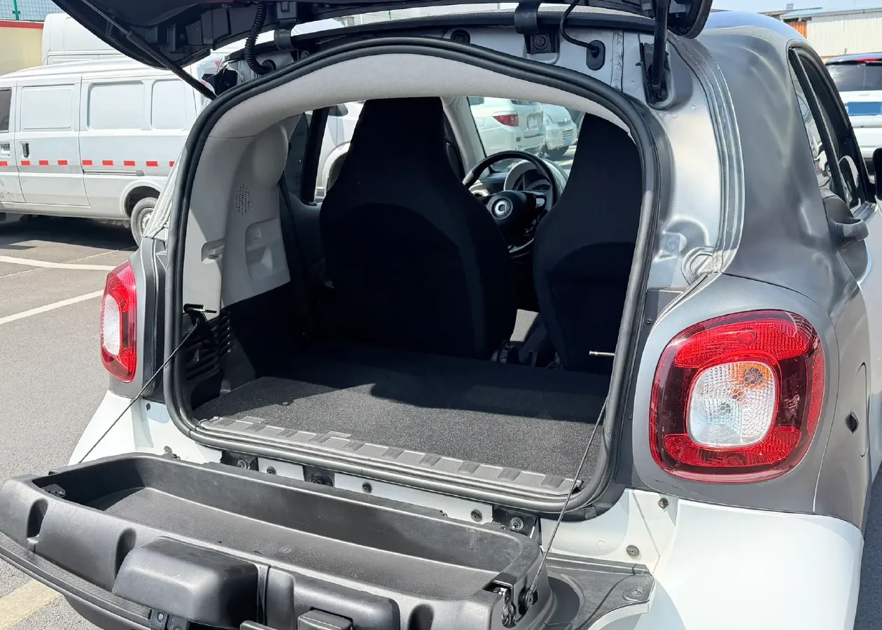 2015 Smart smart fortwo 1.0L 71HP L3 5AMT,autocango,china used car exporter,china ev exporter,chinese used car exporter,chinese used ev exporter