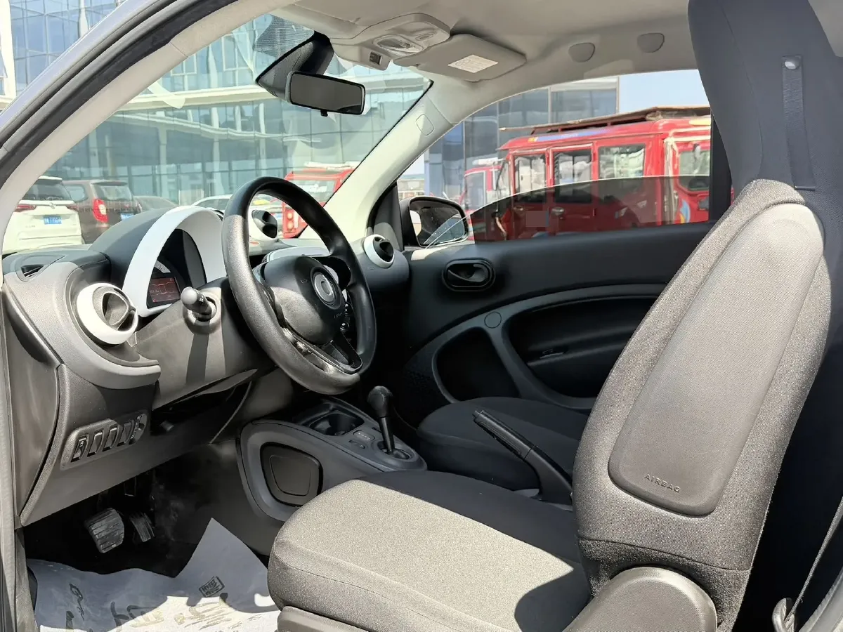 2015 Smart smart fortwo 1.0L 71HP L3 5AMT,autocango,china used car exporter,china ev exporter,chinese used car exporter,chinese used ev exporter