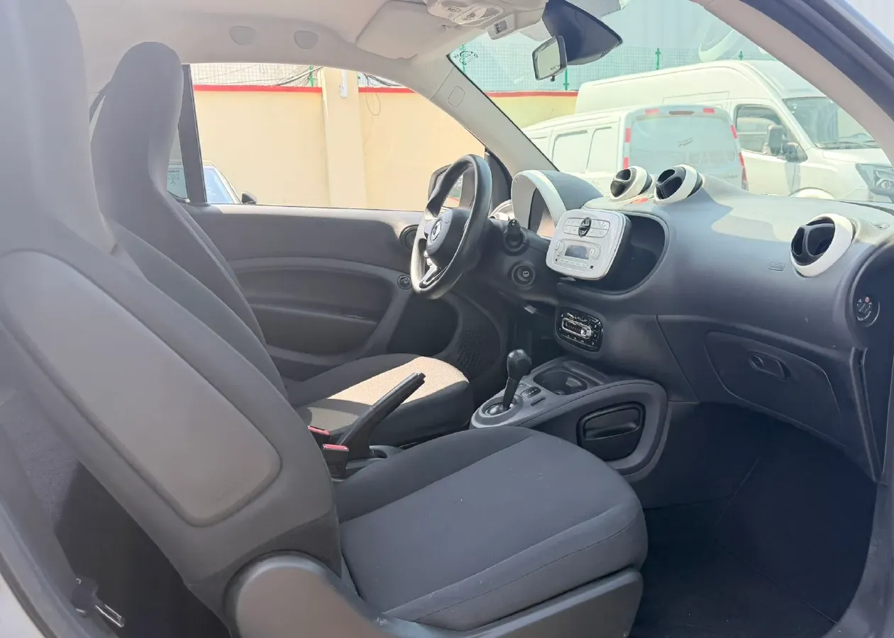 2015 Smart smart fortwo 1.0L 71HP L3 5AMT,autocango,china used car exporter,china ev exporter,chinese used car exporter,chinese used ev exporter