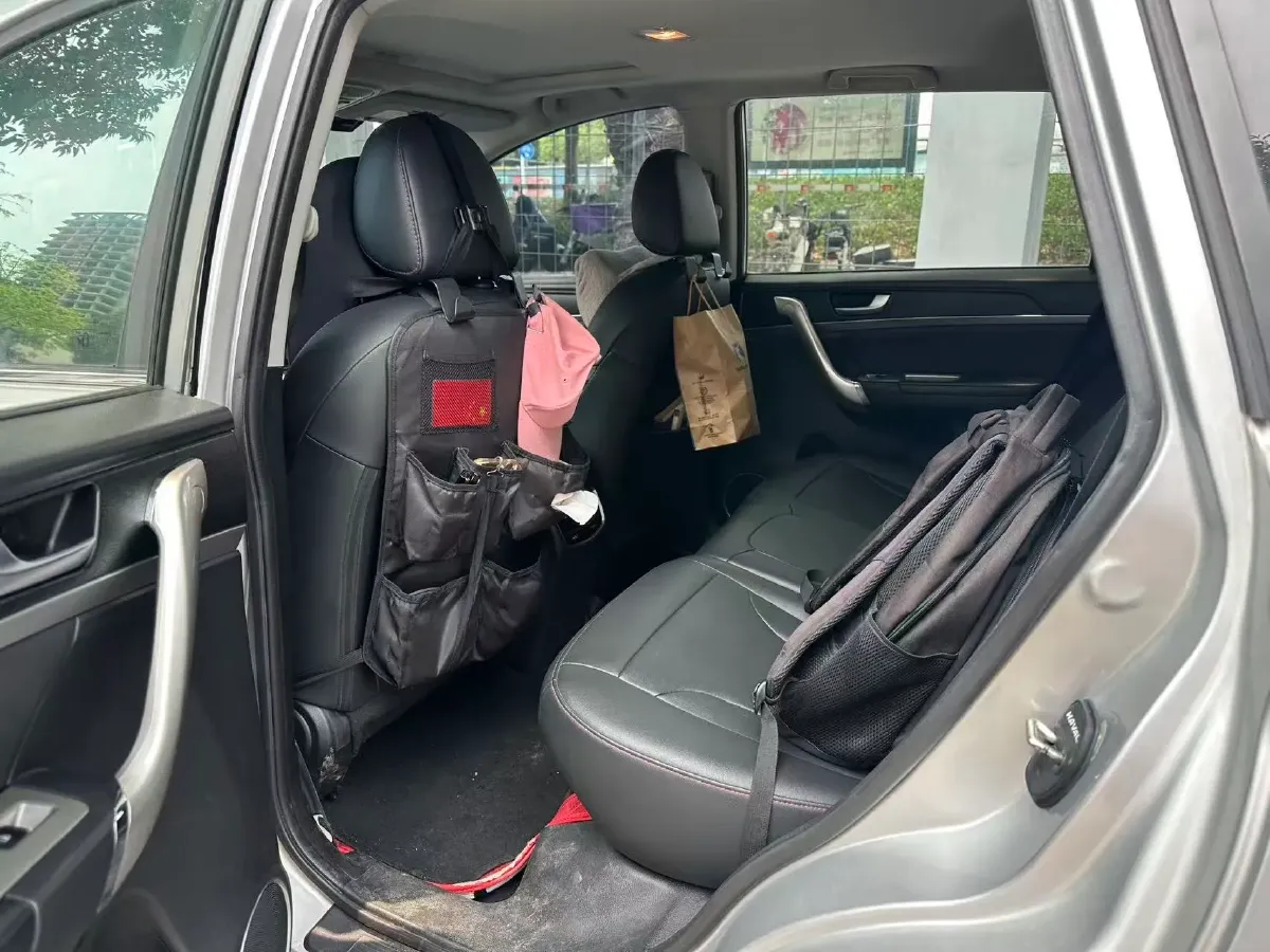 2019 Haval M6 1.5T 150HP L4 7DCT,autocango,china used car exporter,china ev exporter,chinese used car exporter,chinese used ev exporter