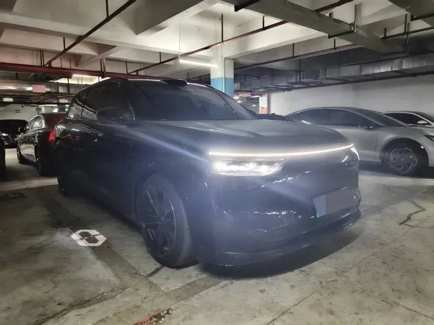 2025 AITO AITO M8 REEV 160HP REEV 53.4KWH,autocango,china used car exporter,china ev exporter,chinese used car exporter,chinese used ev exporter
