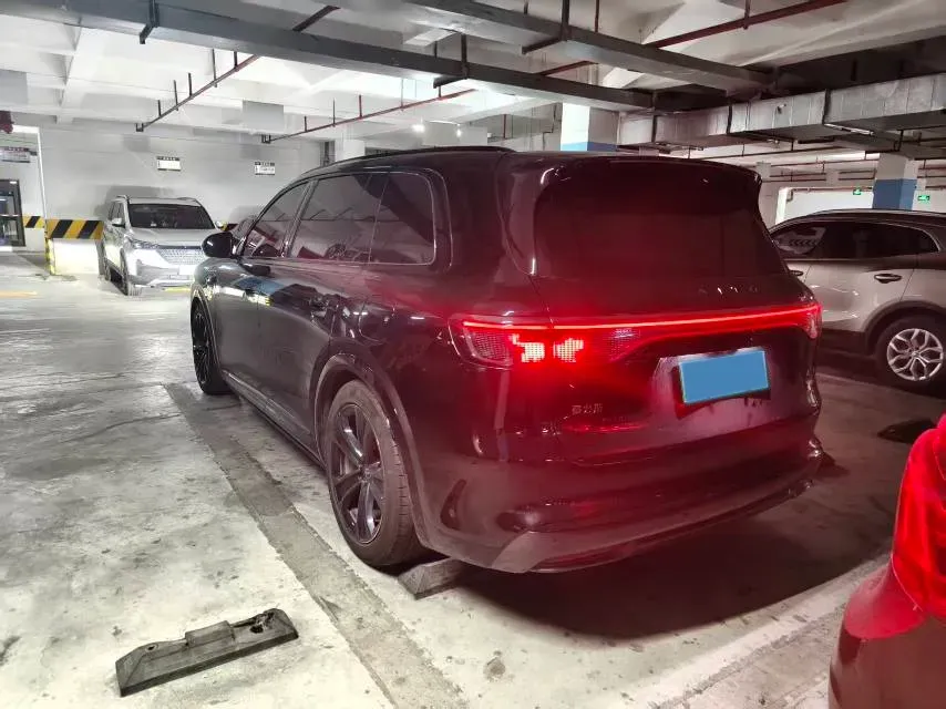 2025 AITO AITO M8 REEV 160HP REEV 53.4KWH,autocango,china used car exporter,china ev exporter,chinese used car exporter,chinese used ev exporter