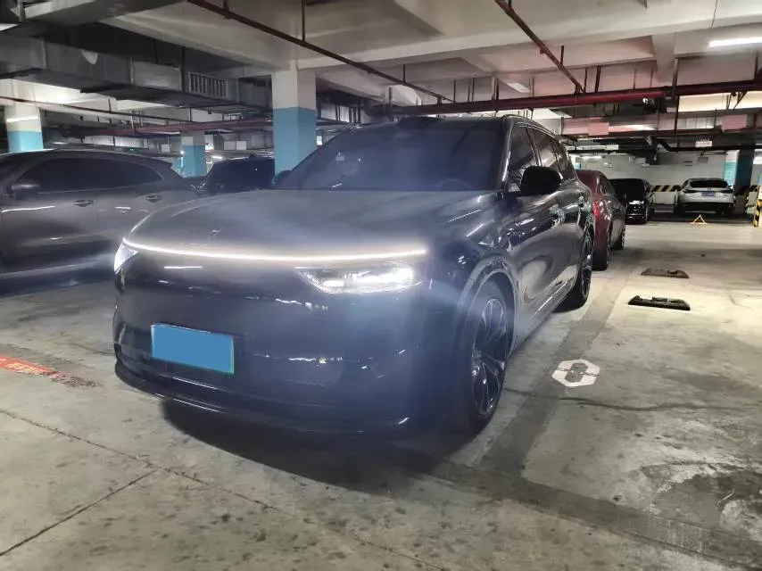 2025 AITO AITO M8 REEV 160HP REEV 53.4KWH,autocango,china used car exporter,china ev exporter,chinese used car exporter,chinese used ev exporter