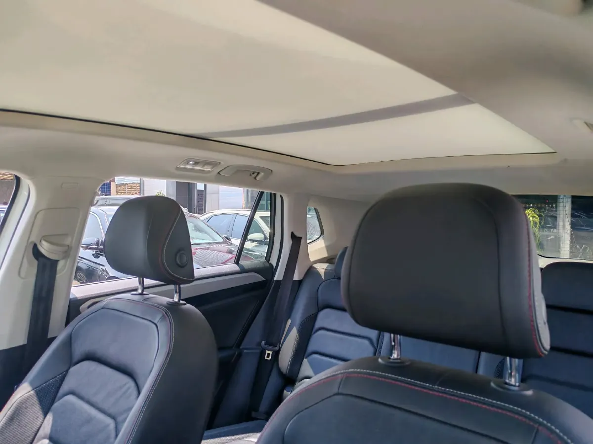 2019 Jeep Cherokee 2.0T 234HP L4 9AT,autocango,china used car exporter,china ev exporter,chinese used car exporter,chinese used ev exporter