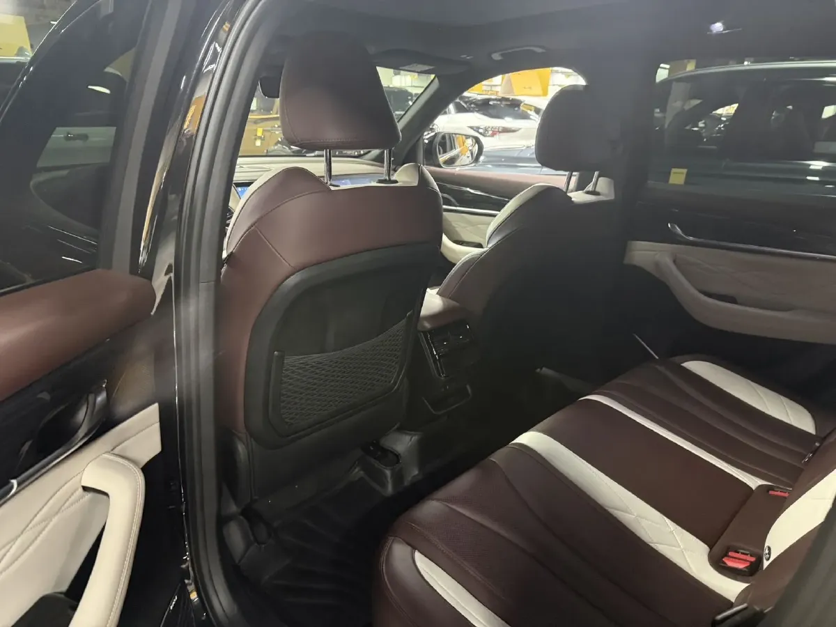 2021 Geely Monjaro 2.0T 218HP L4 7DCT,autocango,china used car exporter,china ev exporter,chinese used car exporter,chinese used ev exporter