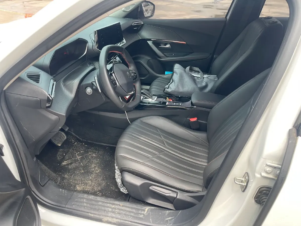 2022 Peugeot 2008 1.2T 136HP L3 6DCT,autocango,china used car exporter,china ev exporter,chinese used car exporter,chinese used ev exporter