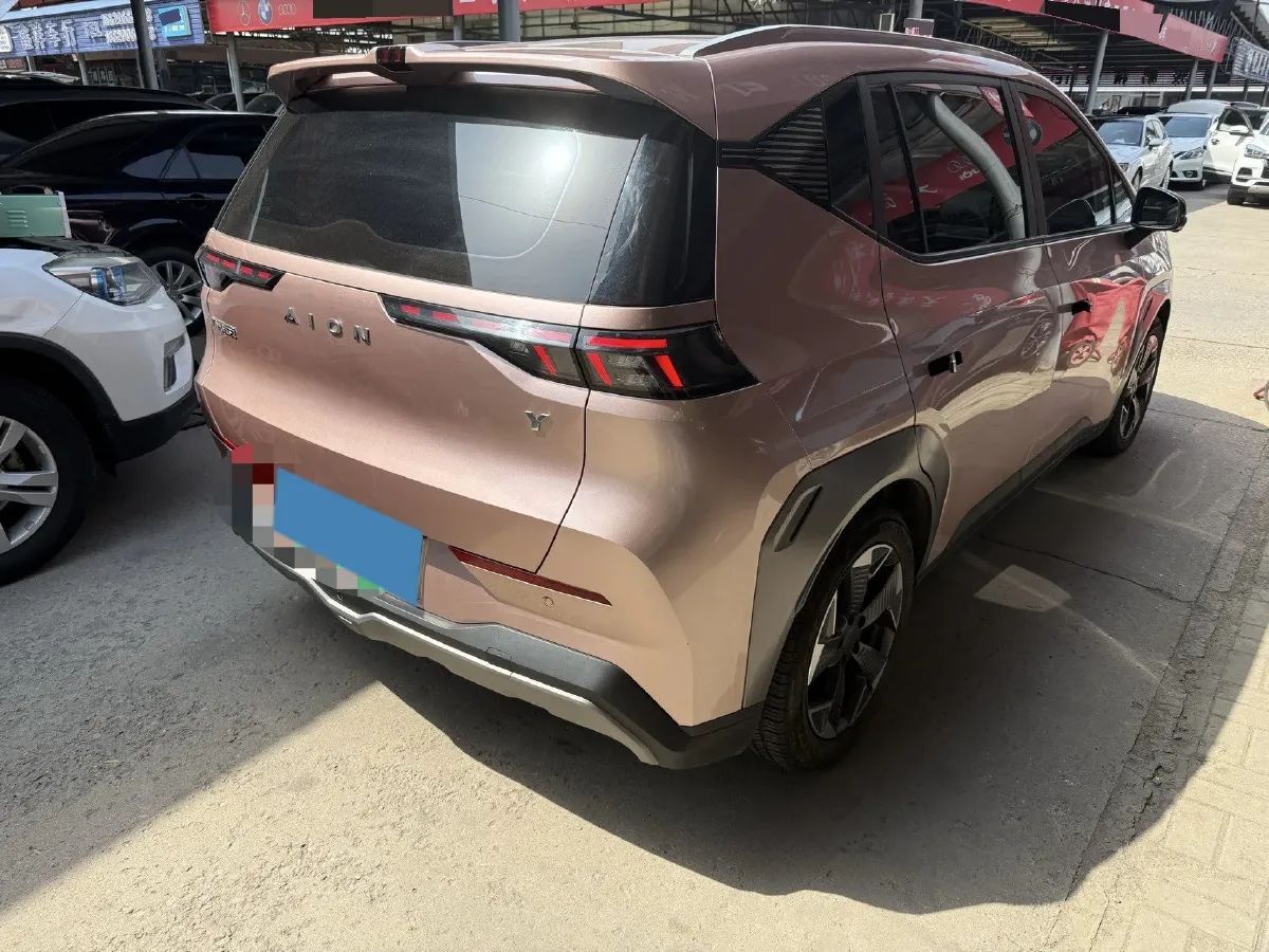2022 Geely Okavango 1.8T 184HP L4 7DCT,autocango,china used car exporter,china ev exporter,chinese used car exporter,chinese used ev exporter
