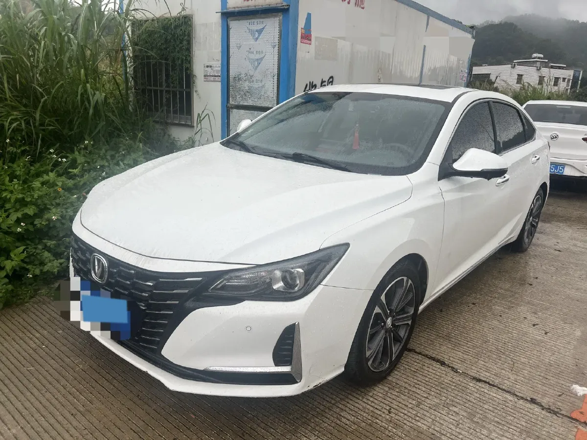 2022 ChangAn Raeton CC 1.5T 188HP L4 7DCT,autocango,china used car exporter,china ev exporter,chinese used car exporter,chinese used ev exporter