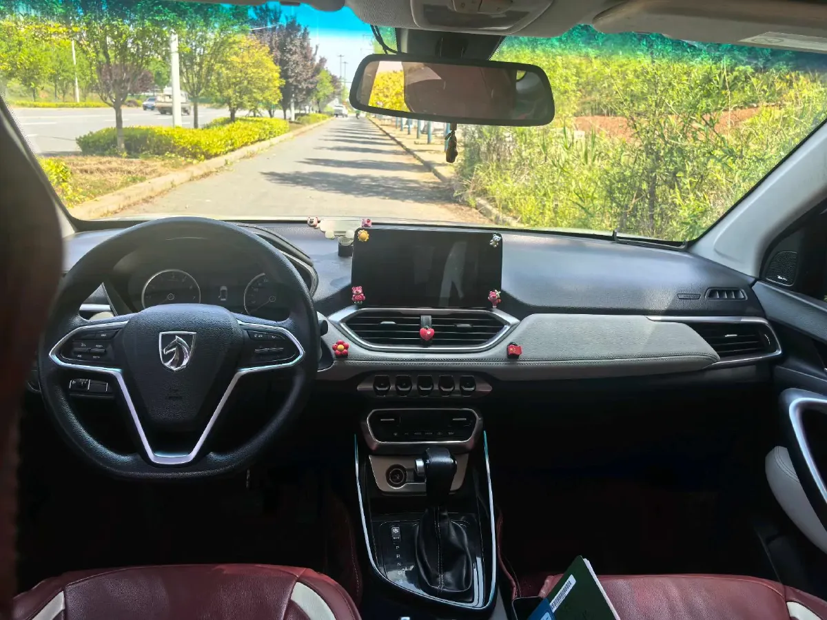 2019 BaoJun 530 1.5T 151HP L4 CVT,autocango,china used car exporter,china ev exporter,chinese used car exporter,chinese used ev exporter