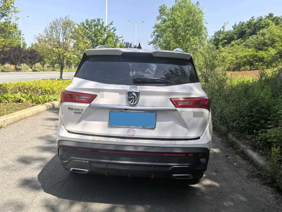 2019 BaoJun 530 1.5T 151HP L4 CVT,autocango,china used car exporter,china ev exporter,chinese used car exporter,chinese used ev exporter
