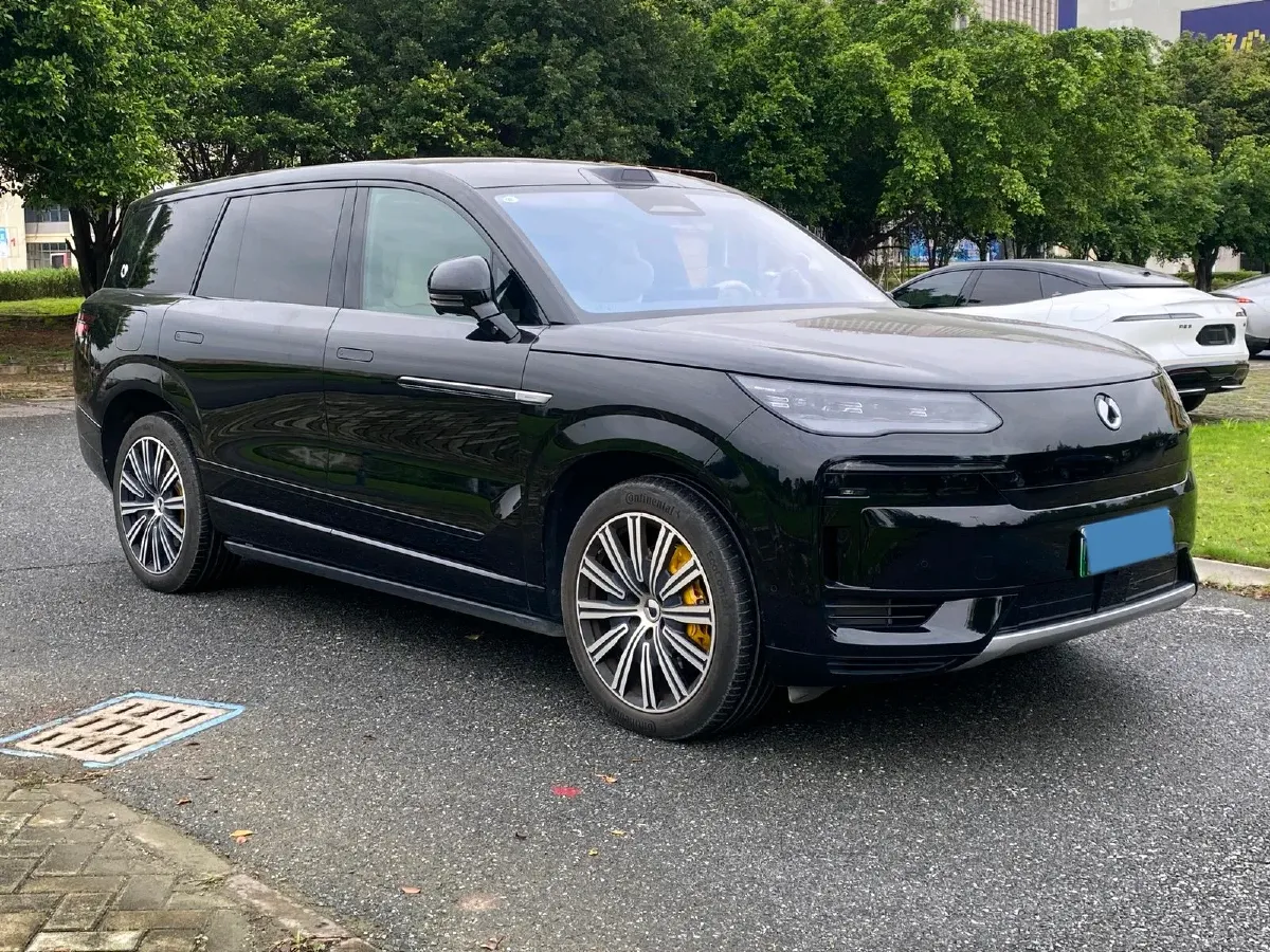 2025 Denza DenzaN9 2.0T 207HP L4 E-CVT PHEV,autocango,china used car exporter,china ev exporter,chinese used car exporter,chinese used ev exporter