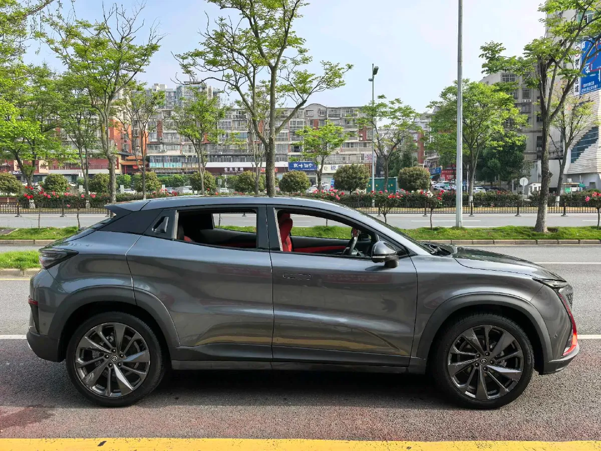 2020 ChangAn UNI-T 1.5T 180HP L4 7DCT,autocango,china used car exporter,china ev exporter,chinese used car exporter,chinese used ev exporter