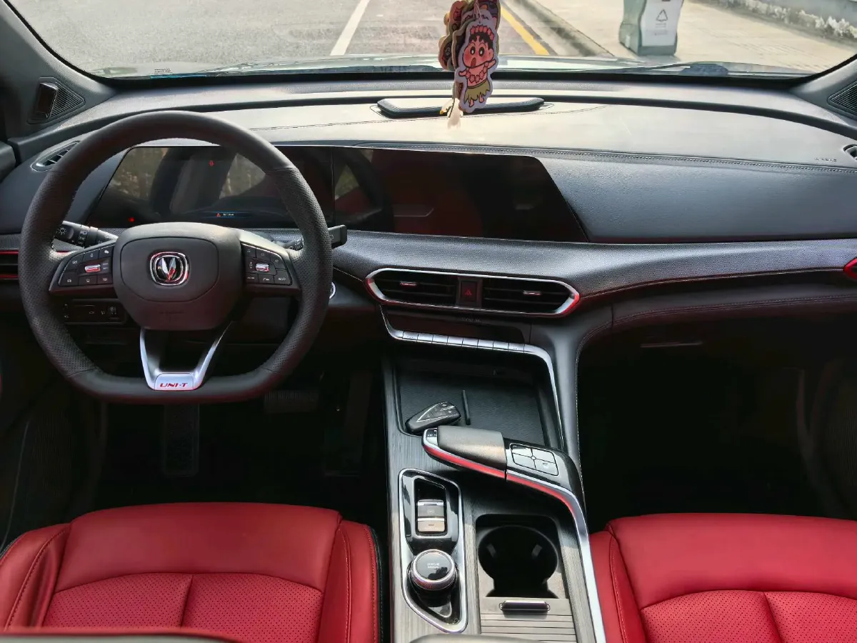 2020 ChangAn UNI-T 1.5T 180HP L4 7DCT,autocango,china used car exporter,china ev exporter,chinese used car exporter,chinese used ev exporter