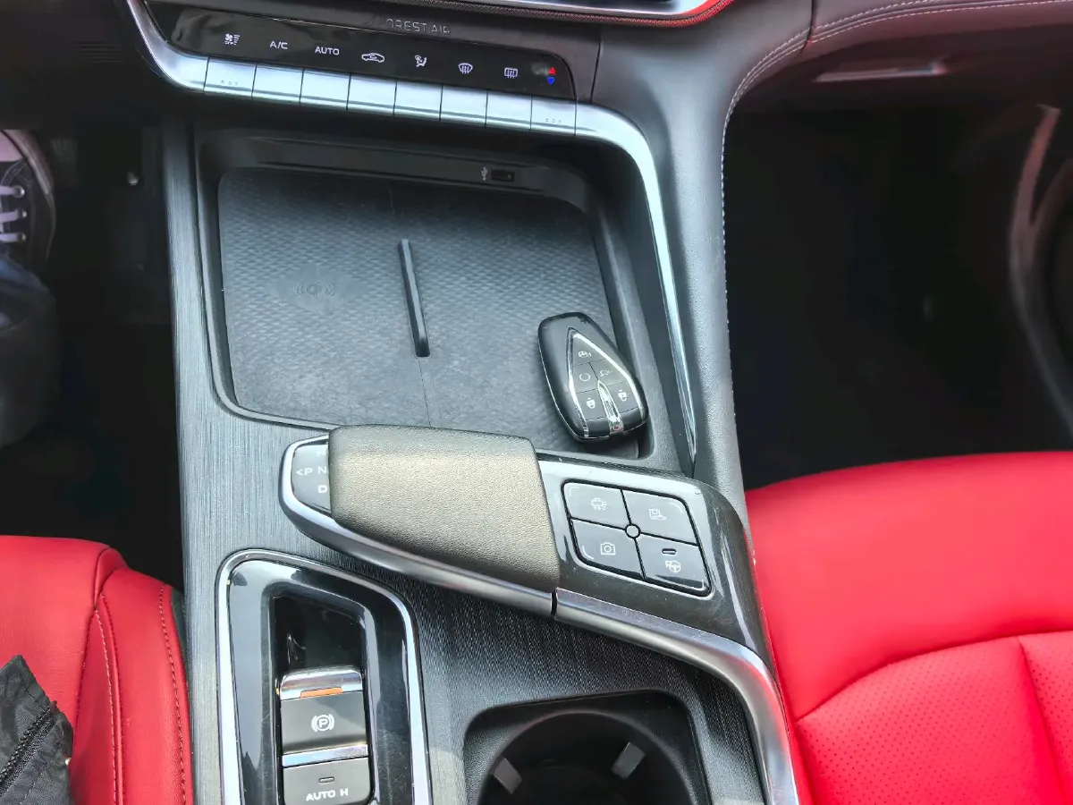 2020 ChangAn UNI-T 1.5T 180HP L4 7DCT,autocango,china used car exporter,china ev exporter,chinese used car exporter,chinese used ev exporter