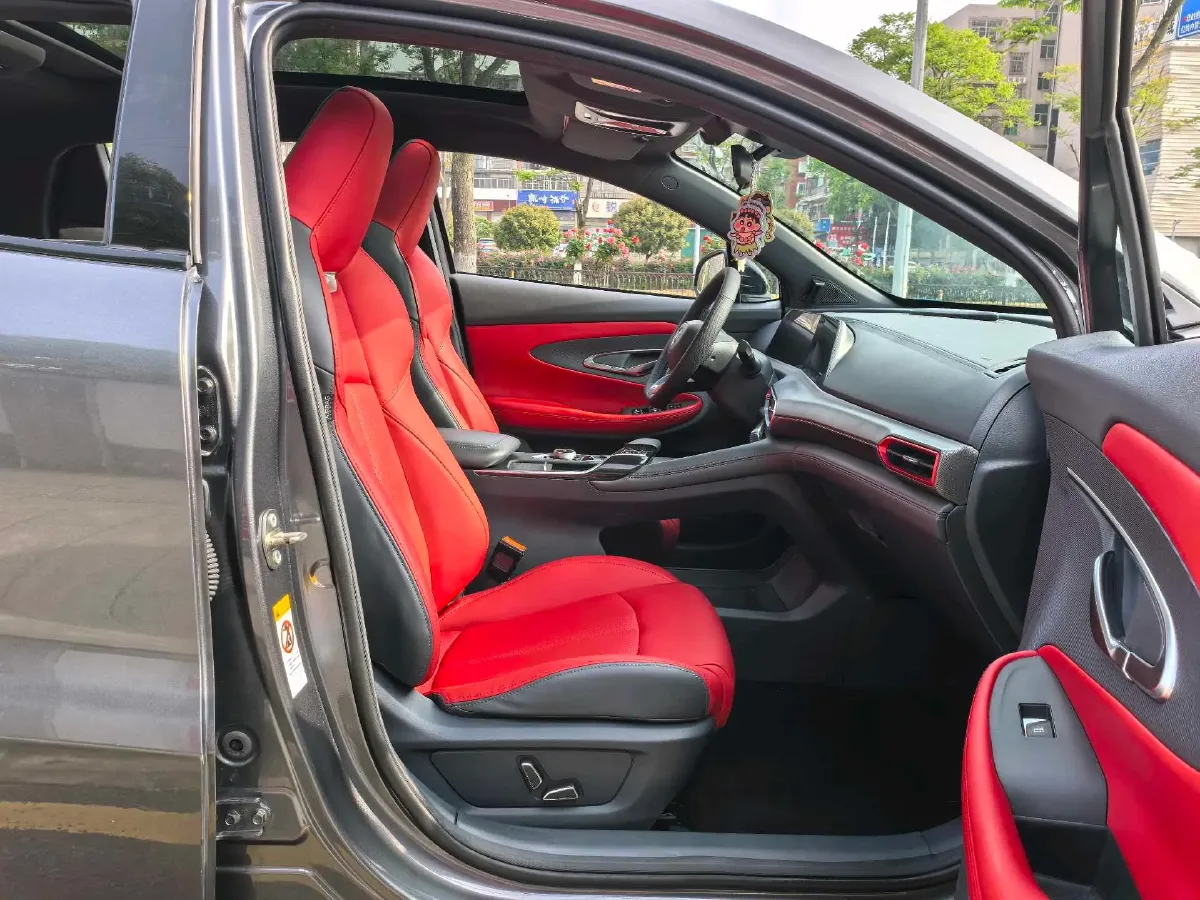 2020 ChangAn UNI-T 1.5T 180HP L4 7DCT,autocango,china used car exporter,china ev exporter,chinese used car exporter,chinese used ev exporter