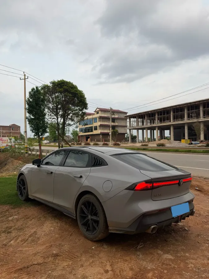 2022 ChangAn UNI-V 1.5T 188HP L4 7DCT,autocango,china used car exporter,china ev exporter,chinese used car exporter,chinese used ev exporter