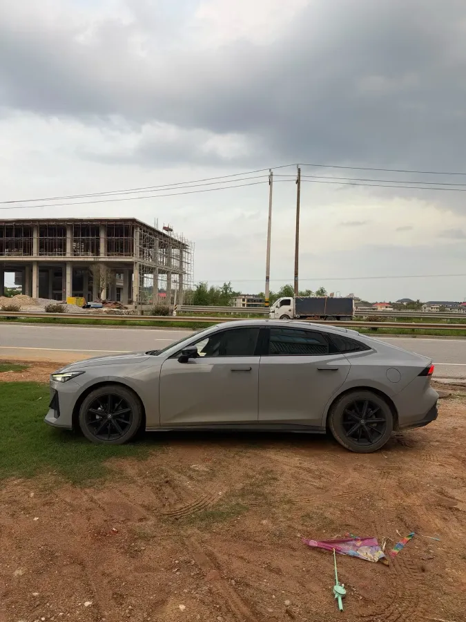 2022 ChangAn UNI-V 1.5T 188HP L4 7DCT,autocango,china used car exporter,china ev exporter,chinese used car exporter,chinese used ev exporter