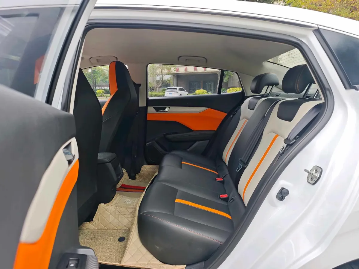 2023 DongFeng Aeolus YiXuan 1.5L 125HP L4 6DCT,autocango,china used car exporter,china ev exporter,chinese used car exporter,chinese used ev exporter