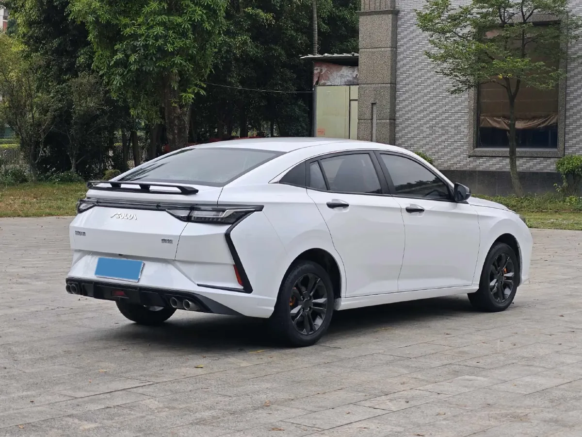 2023 DongFeng Aeolus YiXuan 1.5L 125HP L4 6DCT,autocango,china used car exporter,china ev exporter,chinese used car exporter,chinese used ev exporter