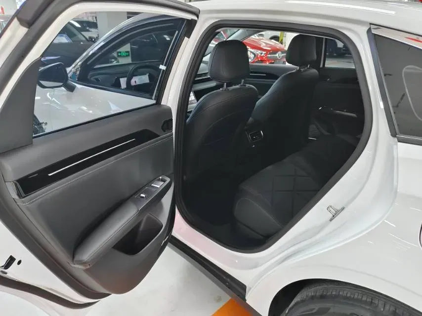 2024 Geely Galaxy L6 1.5T 163HP L4 3DHT PHEV,autocango,china used car exporter,china ev exporter,chinese used car exporter,chinese used ev exporter